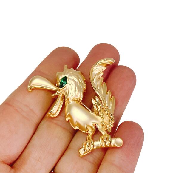 Vintage Gold Tone Bird Brooch Green Rhinestone Eye Figural Whimsical Quirky Pin - Picture 2 of 7